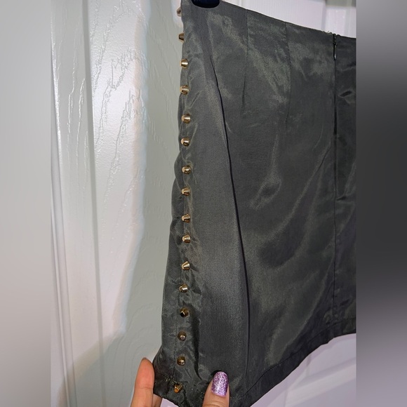 💚 NWT! Olive Green Studded Taffeta Miniskirt - Picture 2 of 6